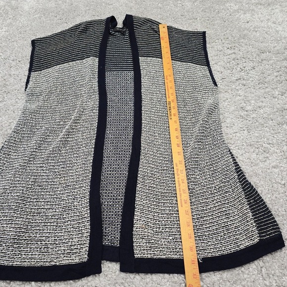 St John Open Cardigan Womens Medium Black Gray Short Sleeve Sweater Sequins READ - Picture 12 of 13